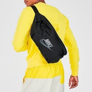 Nike Tech Hip Pack